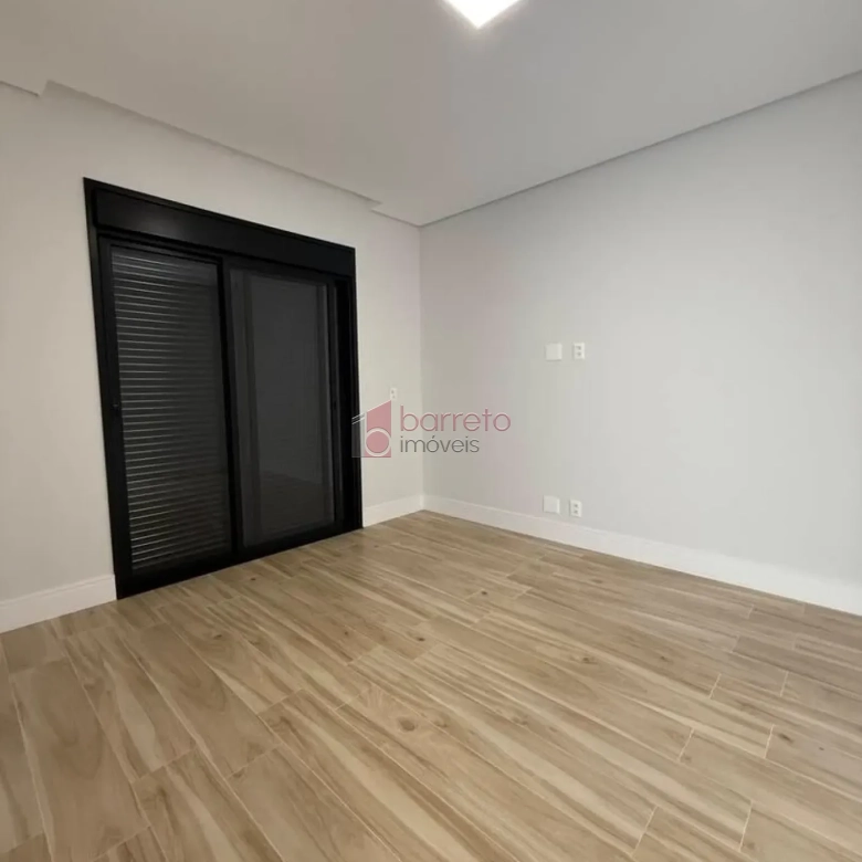 SOBRADO À VENDA – 03 QUARTOS – BRISAS DA MATA – JUNDIAÍ/SP