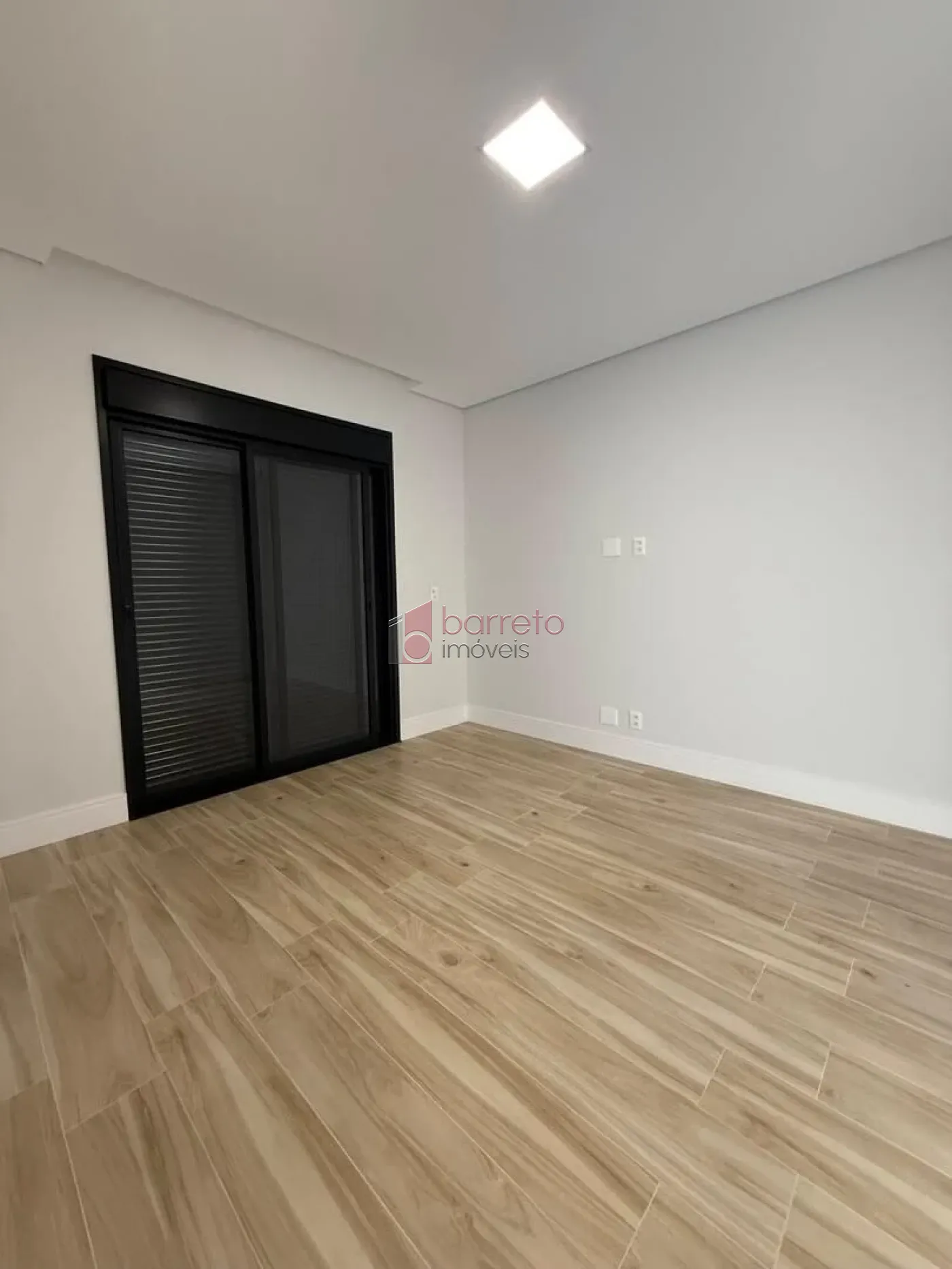 SOBRADO À VENDA – 03 QUARTOS – BRISAS DA MATA – JUNDIAÍ/SP