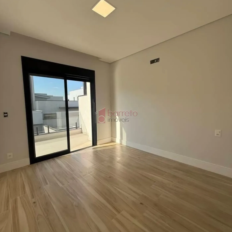 SOBRADO À VENDA – 03 QUARTOS – BRISAS DA MATA – JUNDIAÍ/SP