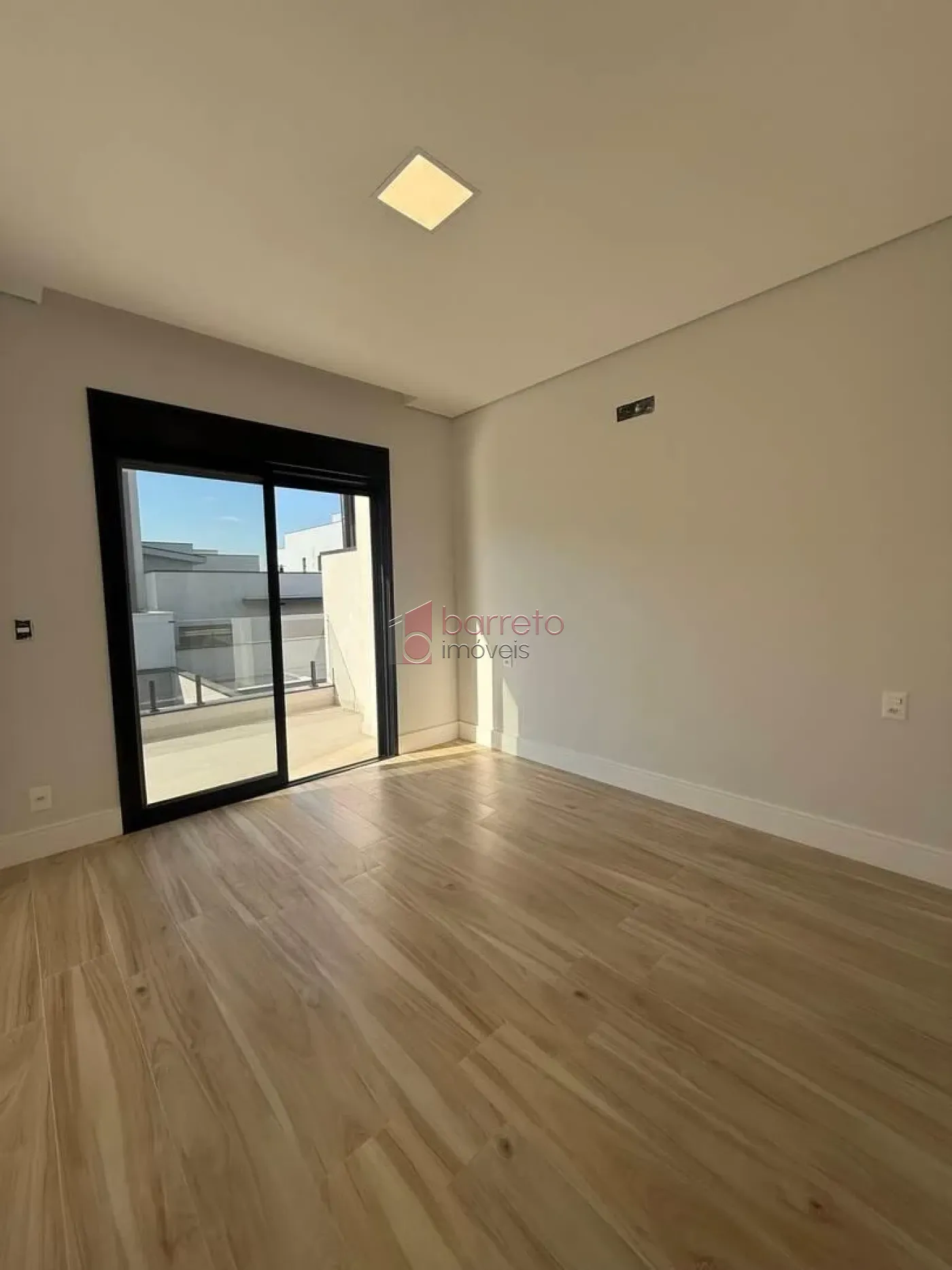 SOBRADO À VENDA – 03 QUARTOS – BRISAS DA MATA – JUNDIAÍ/SP