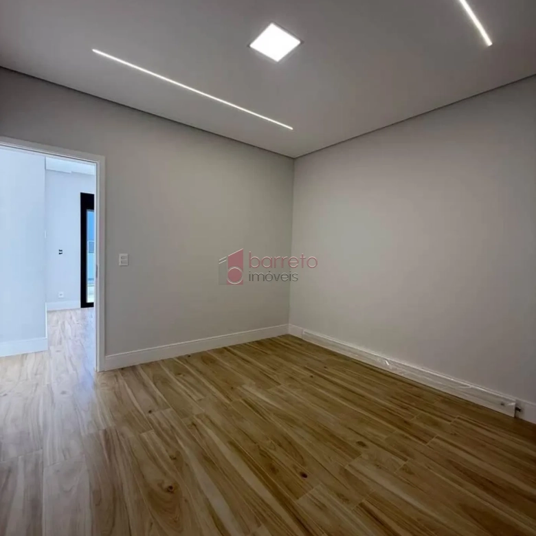 SOBRADO À VENDA – 03 QUARTOS – BRISAS DA MATA – JUNDIAÍ/SP