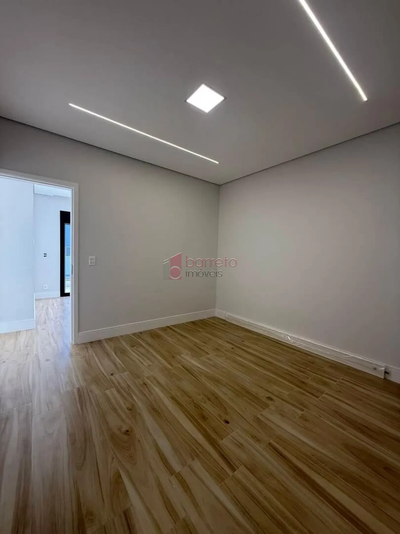SOBRADO À VENDA – 03 QUARTOS – BRISAS DA MATA – JUNDIAÍ/SP