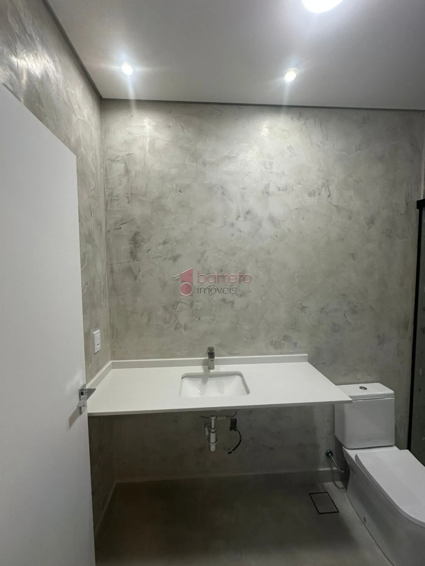 CASA TÉRREA DE ALTO PADRÃO COM 04 SUÍTES À VENDA NO CONDOMÍNIO BRISAS JUNDIAÍ – JUNDIAÍ/SP