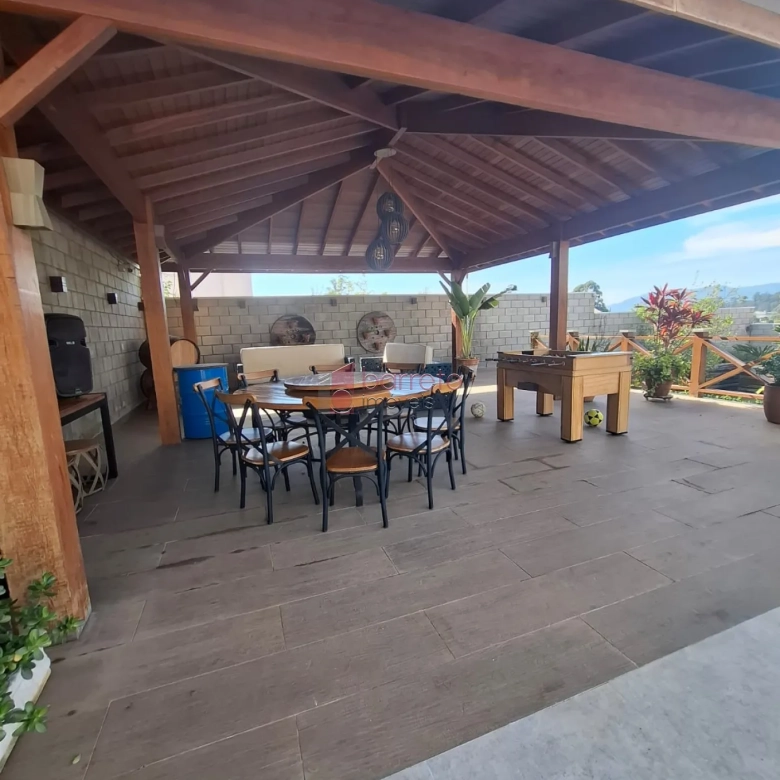 CASA DE ALTO PADRÃO À VENDA NO CONDOMÍNIO VIVENDAS DO JAPI EM JUNDIAÍ/SP
