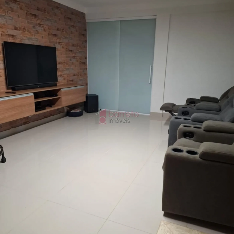 CASA DE ALTO PADRÃO À VENDA NO CONDOMÍNIO VIVENDAS DO JAPI EM JUNDIAÍ/SP
