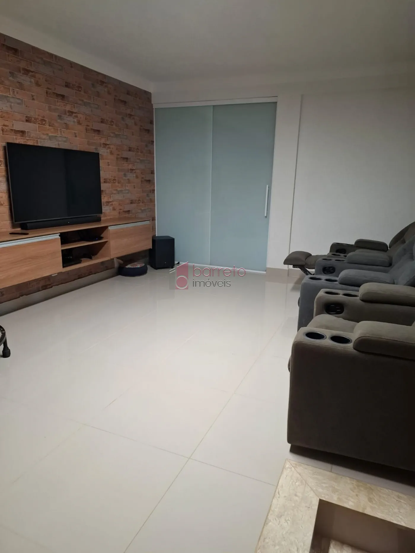 CASA DE ALTO PADRÃO À VENDA NO CONDOMÍNIO VIVENDAS DO JAPI EM JUNDIAÍ/SP