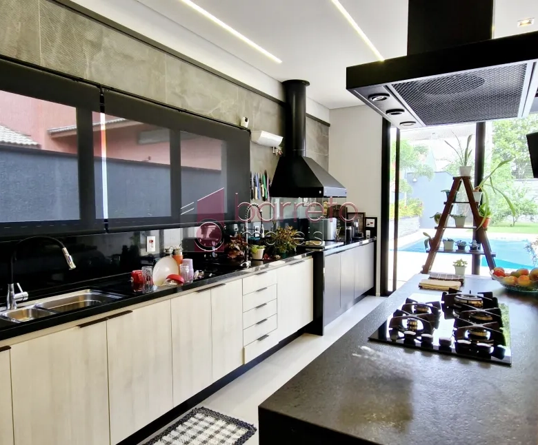 CASA TÉRREA ALTO PADRÃO À VENDA NO CONDOMÍNIO TEREZA CRISTINA – BAIRRO MEDEIROS – JUNDIAÍ/SP