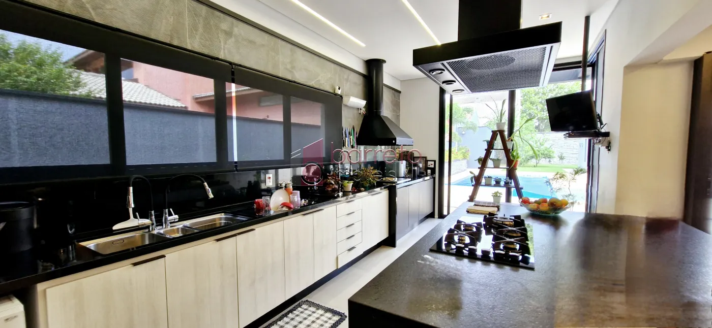 CASA TÉRREA ALTO PADRÃO À VENDA NO CONDOMÍNIO TEREZA CRISTINA – BAIRRO MEDEIROS – JUNDIAÍ/SP