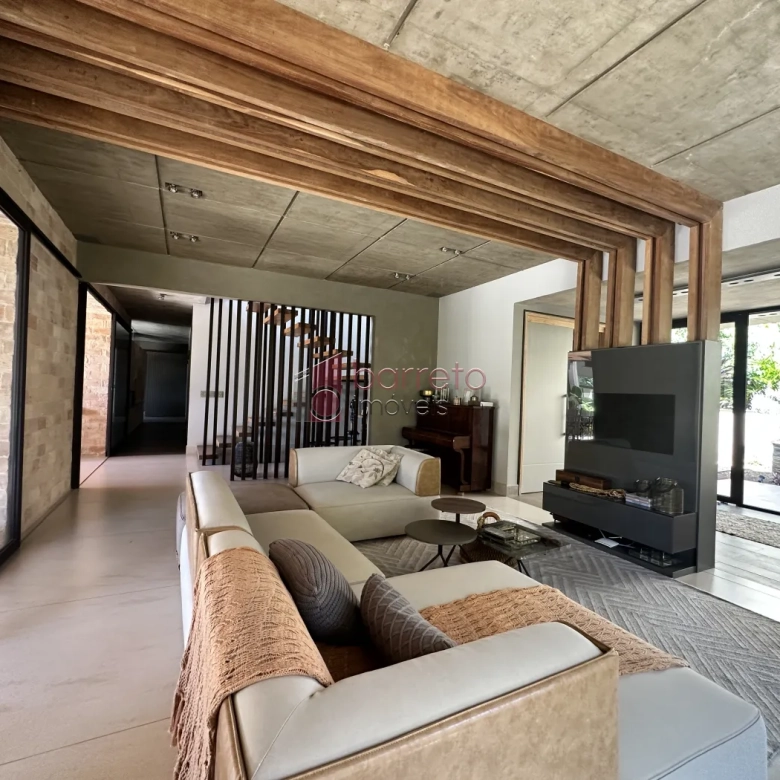 CASA À VENDA – 4 DORMITÓRIOS NO CONDOMÍNIO QUINTA DAS PAINEIRAS – JUNDIAÍ/SP