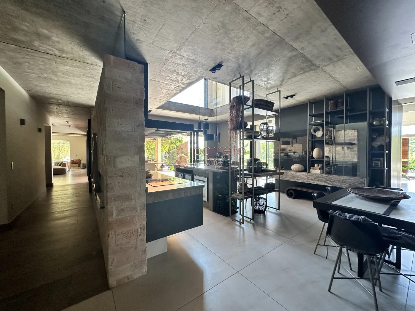 CASA À VENDA – 4 DORMITÓRIOS NO CONDOMÍNIO QUINTA DAS PAINEIRAS – JUNDIAÍ/SP