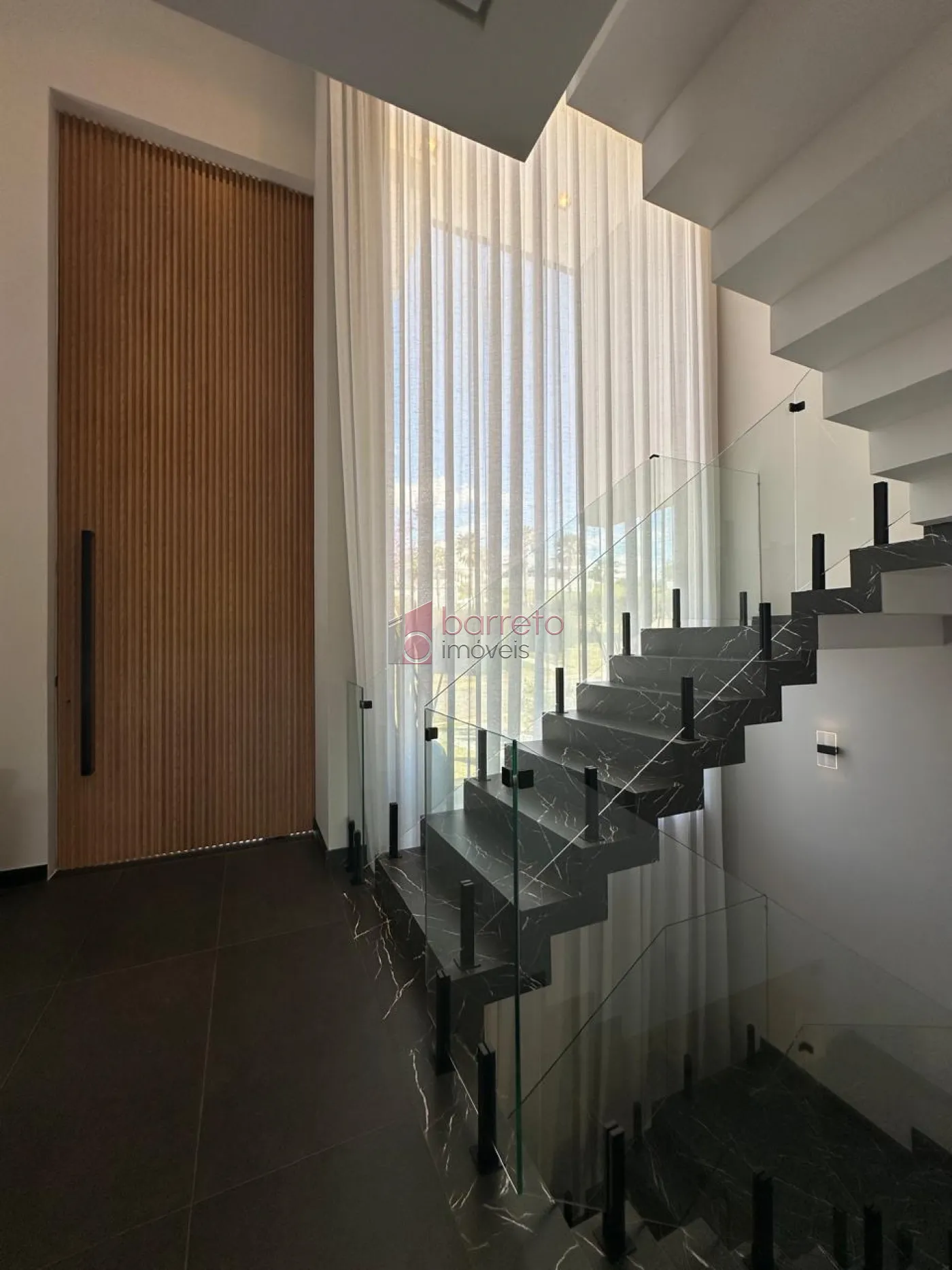 CASA/SOBRADO ALTO PADRÃO À VENDA – 04 QUARTOS – ALPHAVILLE – JUNDIAÍ/SP