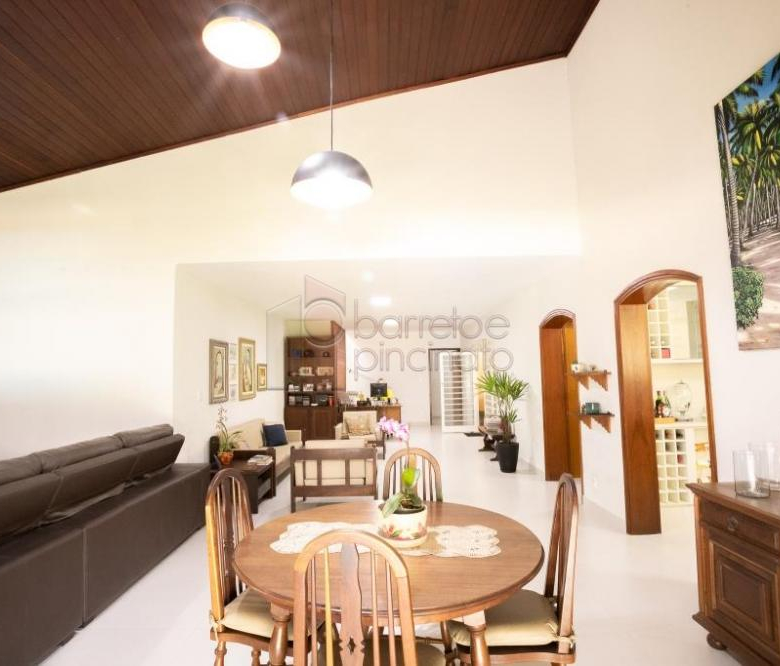 CASA À VENDA E LOCAÇÃO NO LOTEAMENTO MORADA MEDITERRÂNEA – ENGORDADOURO – JUNDIAÍ/SP
