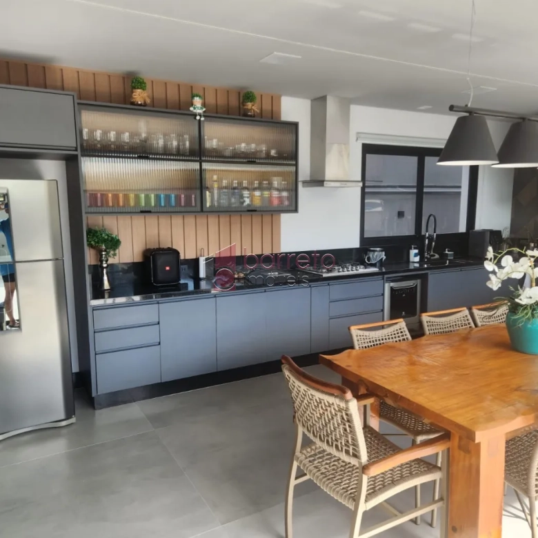 CASA À VENDA NO CONDOMÍNIO RESERVA DA SERRA EM JUNDIAÍ/SP
