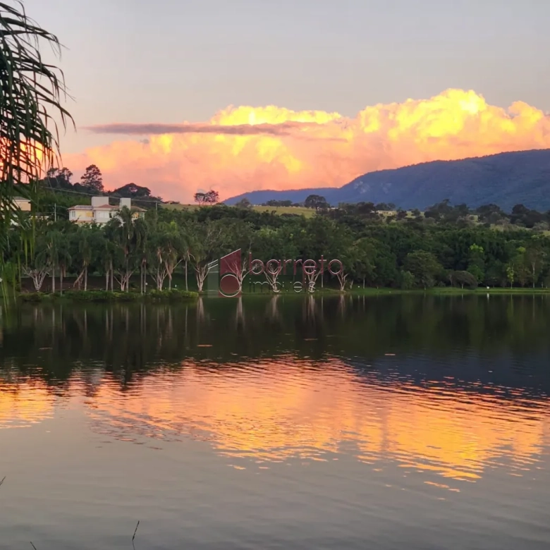 CASA À VENDA NO CONDOMÍNIO RESERVA DA SERRA EM JUNDIAÍ/SP
