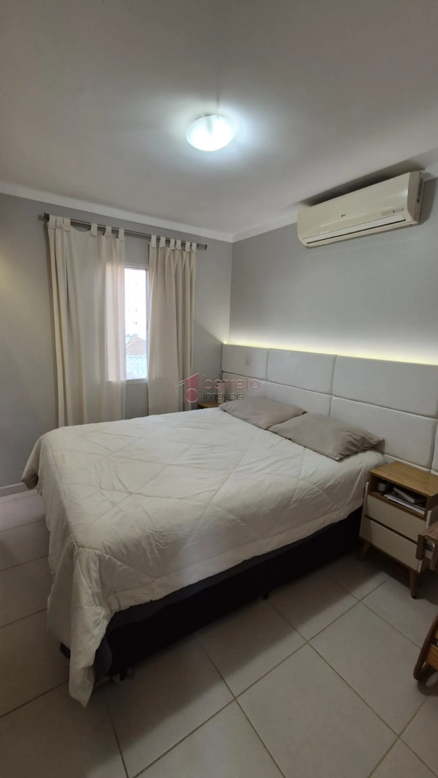 SOBRADO À VENDA – 03 QUARTOS – CONDOMÍNIO THINA  – JUNDIAÍ/SP