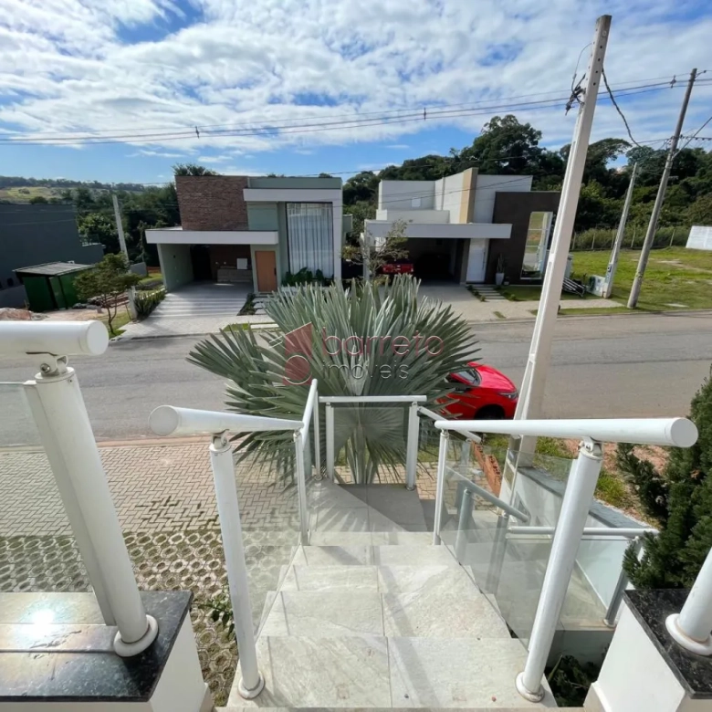 CASA À VENDA NO CONDOMÍNIO BELLA VITTÁ NO JARDIM CELESTE EM JUNDIAÍ/SP