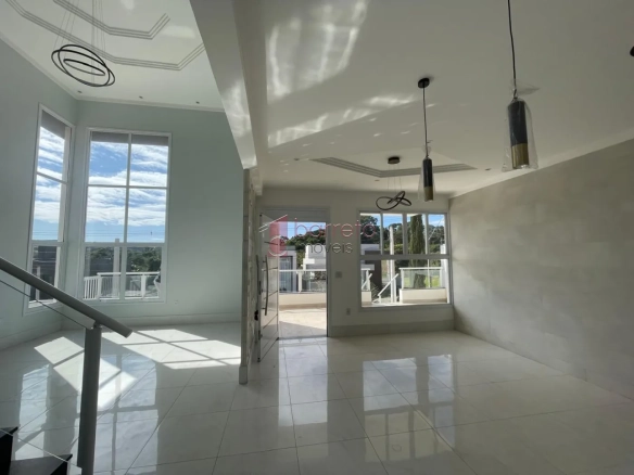 CASA À VENDA NO CONDOMÍNIO BELLA VITTÁ NO JARDIM CELESTE EM JUNDIAÍ/SP