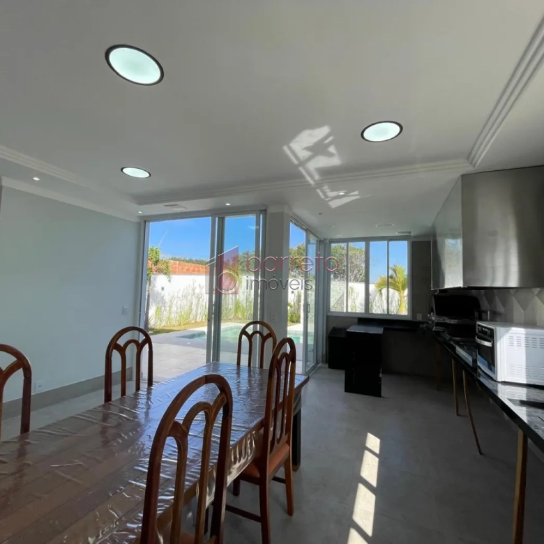 CASA À VENDA NO CONDOMÍNIO BELLA VITTÁ NO JARDIM CELESTE EM JUNDIAÍ/SP