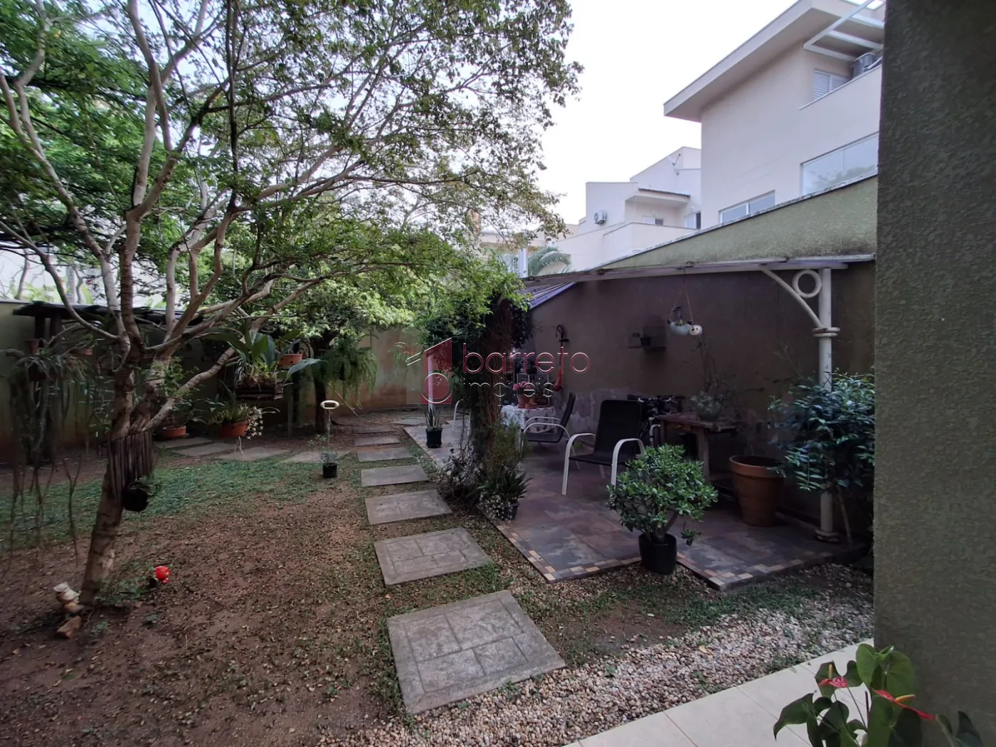 CASA PARA VENDA, NO CONDOMÍNIO VILLAGIO DA SERRA – BAIRRO JARDIM DAS SAMAMBAIAS – JUNDIAÍ – SP