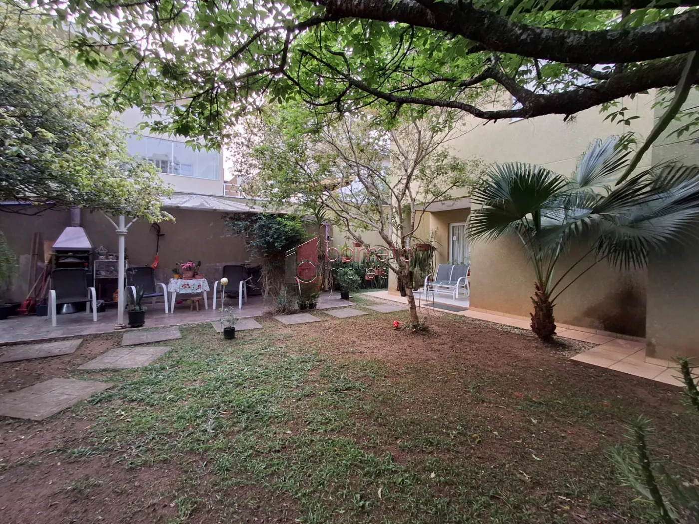 CASA PARA VENDA, NO CONDOMÍNIO VILLAGIO DA SERRA – BAIRRO JARDIM DAS SAMAMBAIAS – JUNDIAÍ – SP
