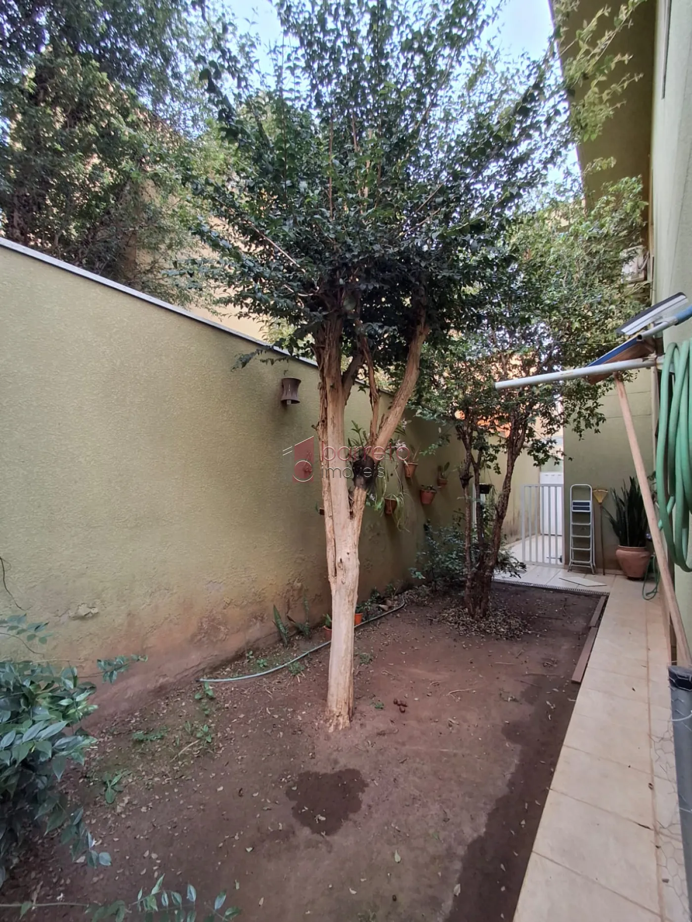 CASA PARA VENDA, NO CONDOMÍNIO VILLAGIO DA SERRA – BAIRRO JARDIM DAS SAMAMBAIAS – JUNDIAÍ – SP