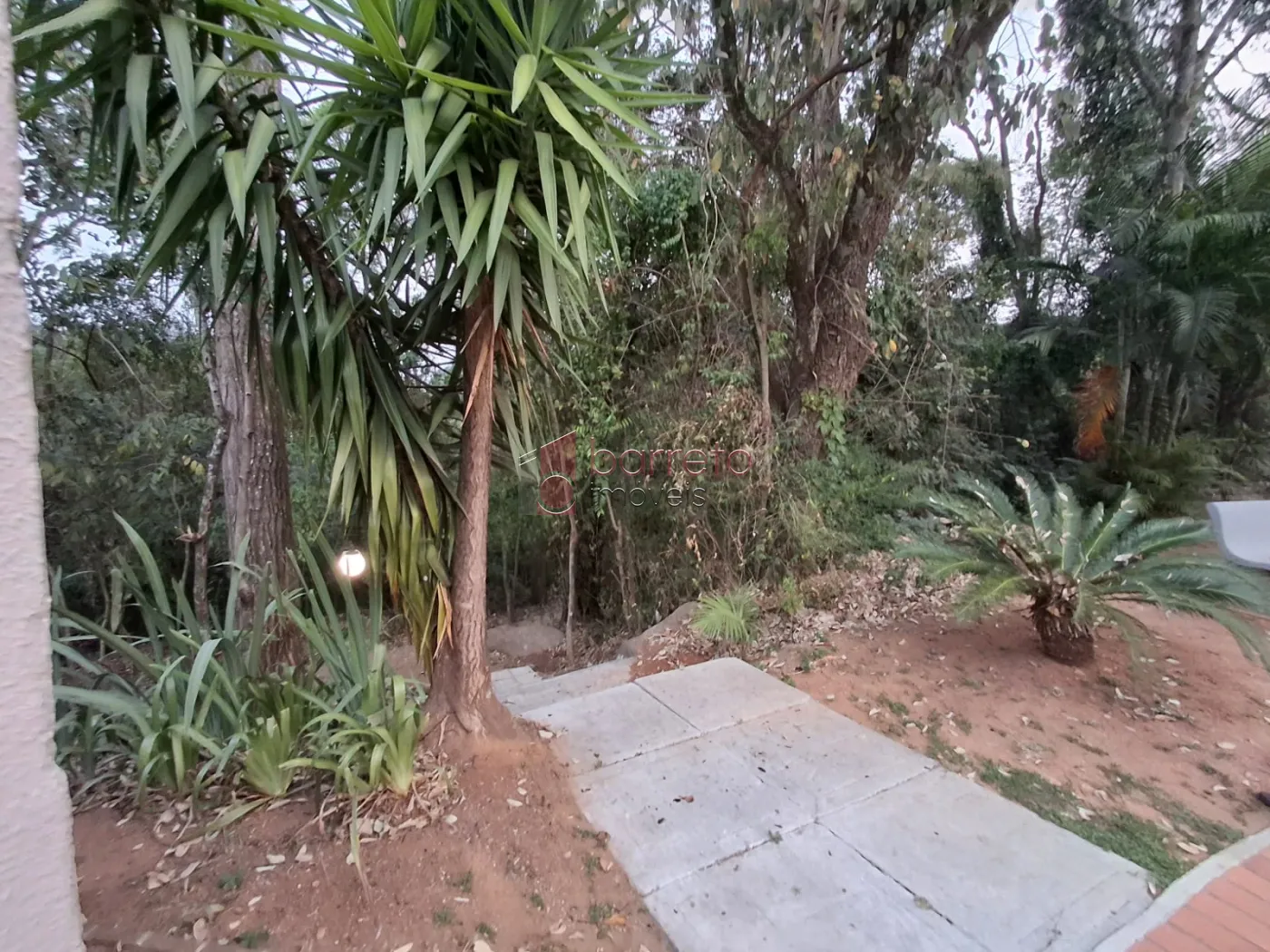 CASA PARA VENDA, NO CONDOMÍNIO VILLAGIO DA SERRA – BAIRRO JARDIM DAS SAMAMBAIAS – JUNDIAÍ – SP