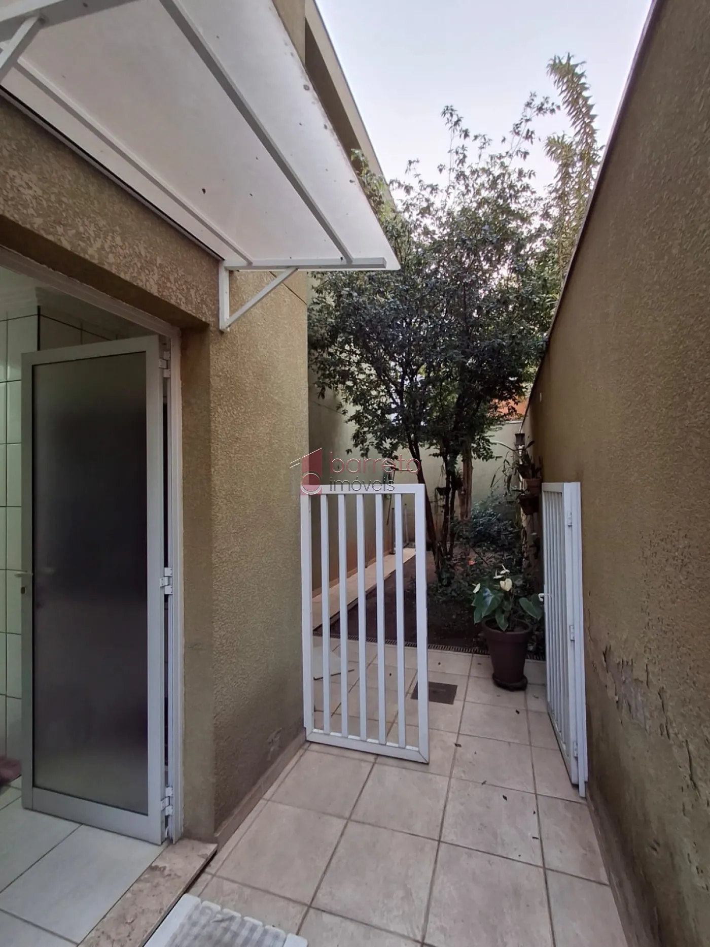 CASA PARA VENDA, NO CONDOMÍNIO VILLAGIO DA SERRA – BAIRRO JARDIM DAS SAMAMBAIAS – JUNDIAÍ – SP