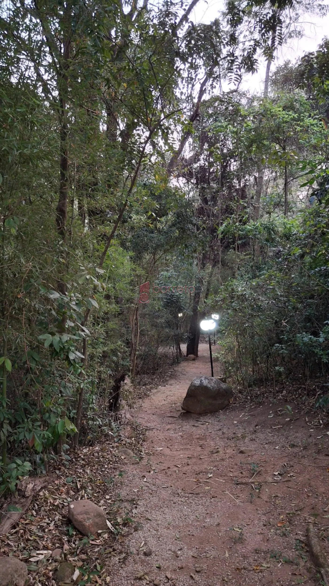 CASA PARA VENDA, NO CONDOMÍNIO VILLAGIO DA SERRA – BAIRRO JARDIM DAS SAMAMBAIAS – JUNDIAÍ – SP