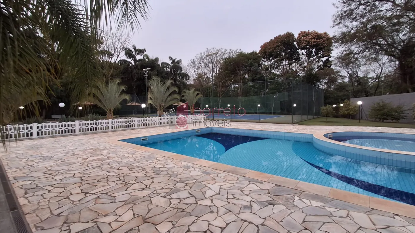 CASA PARA VENDA, NO CONDOMÍNIO VILLAGIO DA SERRA – BAIRRO JARDIM DAS SAMAMBAIAS – JUNDIAÍ – SP