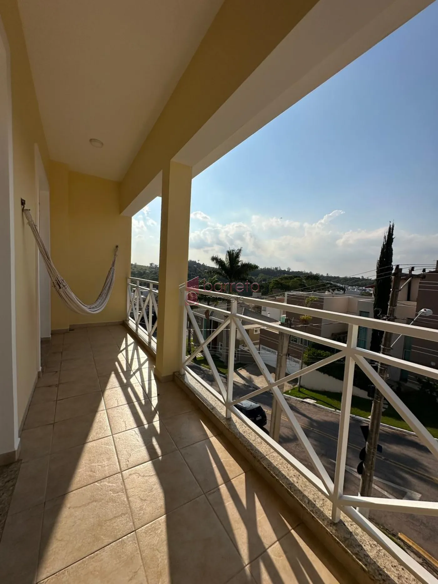 SOBRADO À VENDA – 03 QUARTOS – VILLAGE DAS FLORES – JUNDIAÍ/SP