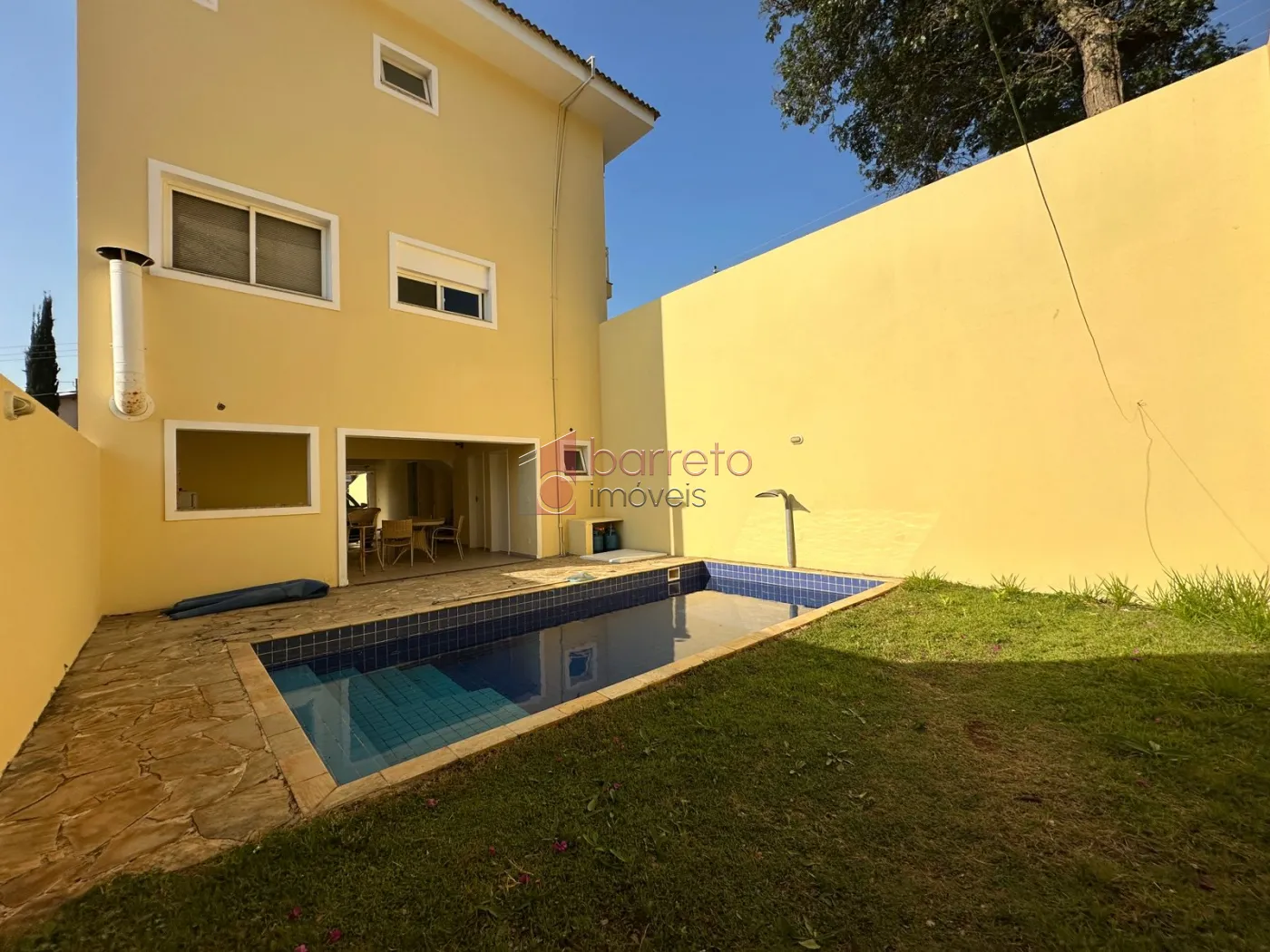 SOBRADO À VENDA – 03 QUARTOS – VILLAGE DAS FLORES – JUNDIAÍ/SP