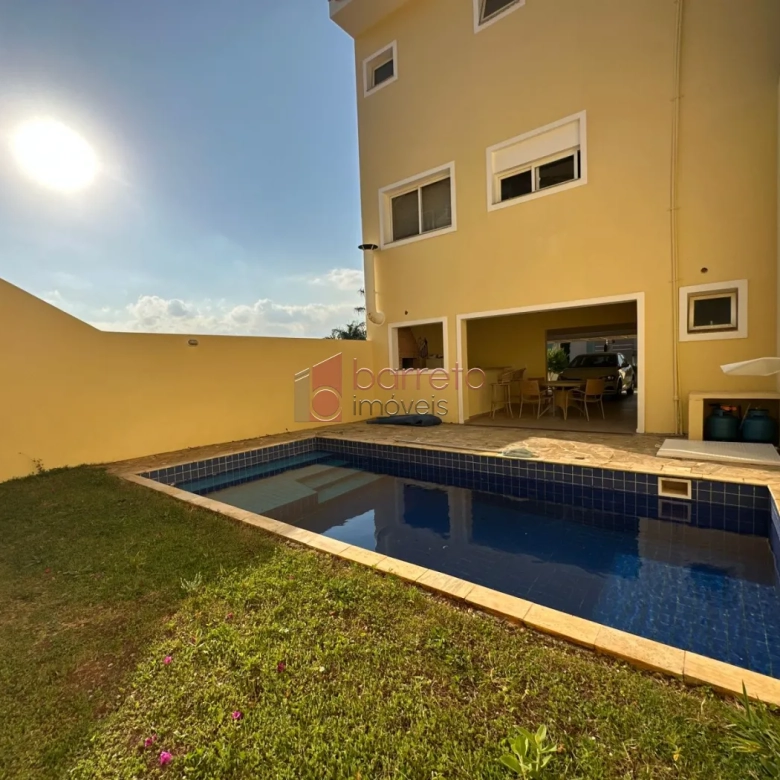 SOBRADO À VENDA – 03 QUARTOS – VILLAGE DAS FLORES – JUNDIAÍ/SP