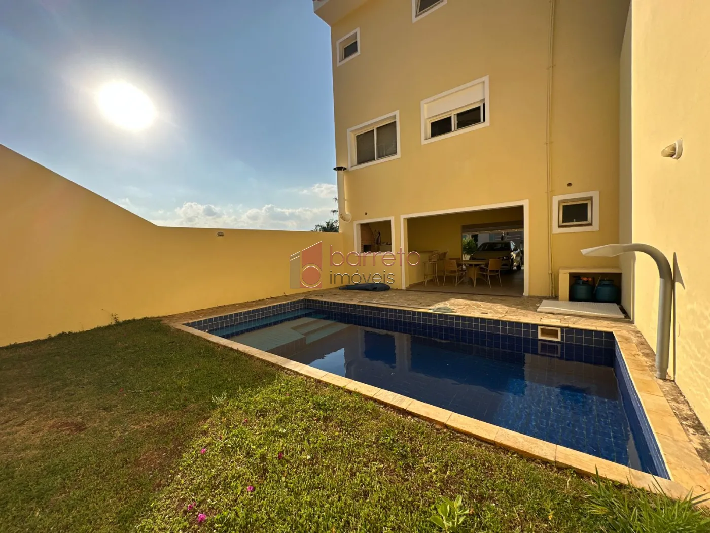 SOBRADO À VENDA – 03 QUARTOS – VILLAGE DAS FLORES – JUNDIAÍ/SP