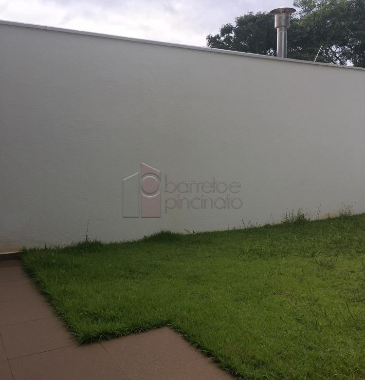 CASA À VENDA NO CONDOMÍNIO VILLA VERDE EM JUNDIAÍ – SP.