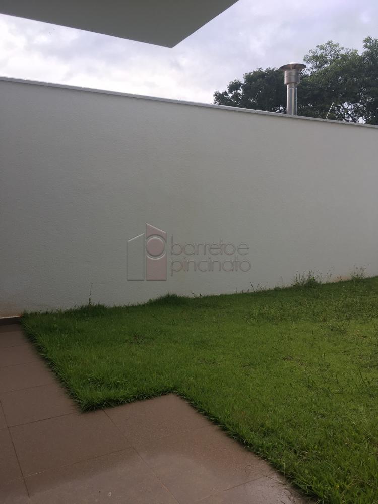 CASA À VENDA NO CONDOMÍNIO VILLA VERDE EM JUNDIAÍ – SP.