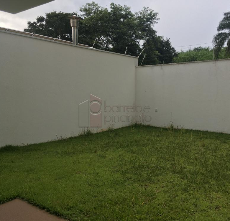 CASA À VENDA NO CONDOMÍNIO VILLA VERDE EM JUNDIAÍ – SP.