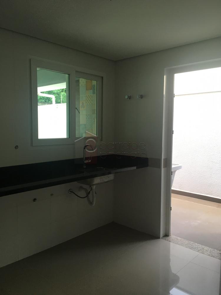 CASA À VENDA NO CONDOMÍNIO VILLA VERDE EM JUNDIAÍ – SP.