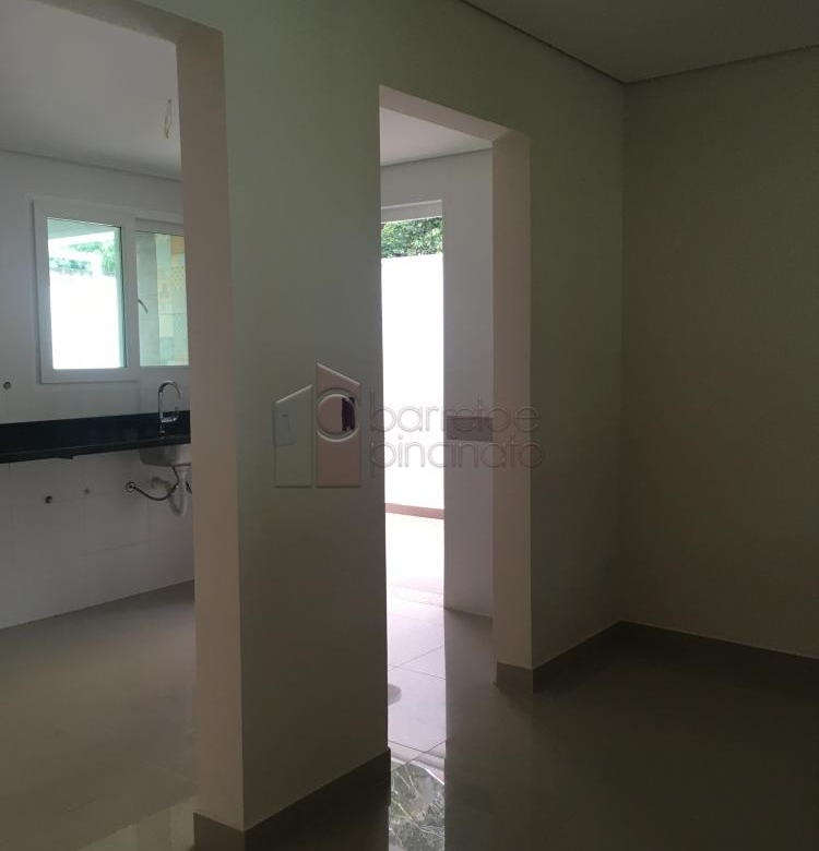 CASA À VENDA NO CONDOMÍNIO VILLA VERDE EM JUNDIAÍ – SP.