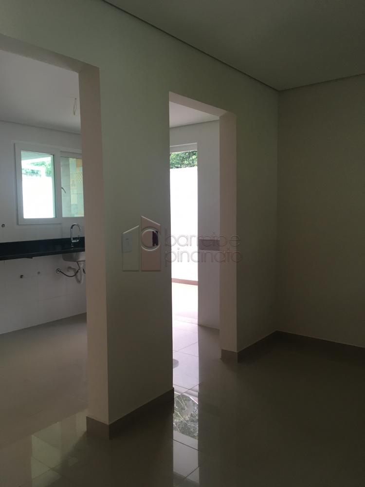 CASA À VENDA NO CONDOMÍNIO VILLA VERDE EM JUNDIAÍ – SP.