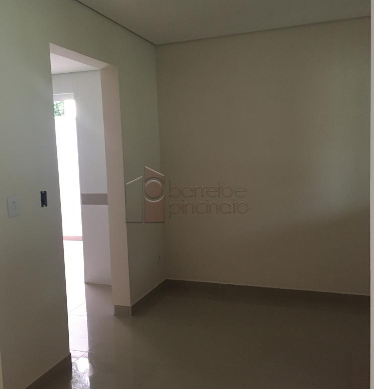 CASA À VENDA NO CONDOMÍNIO VILLA VERDE EM JUNDIAÍ – SP.
