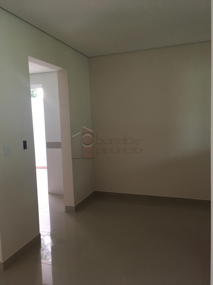 CASA À VENDA NO CONDOMÍNIO VILLA VERDE EM JUNDIAÍ – SP.