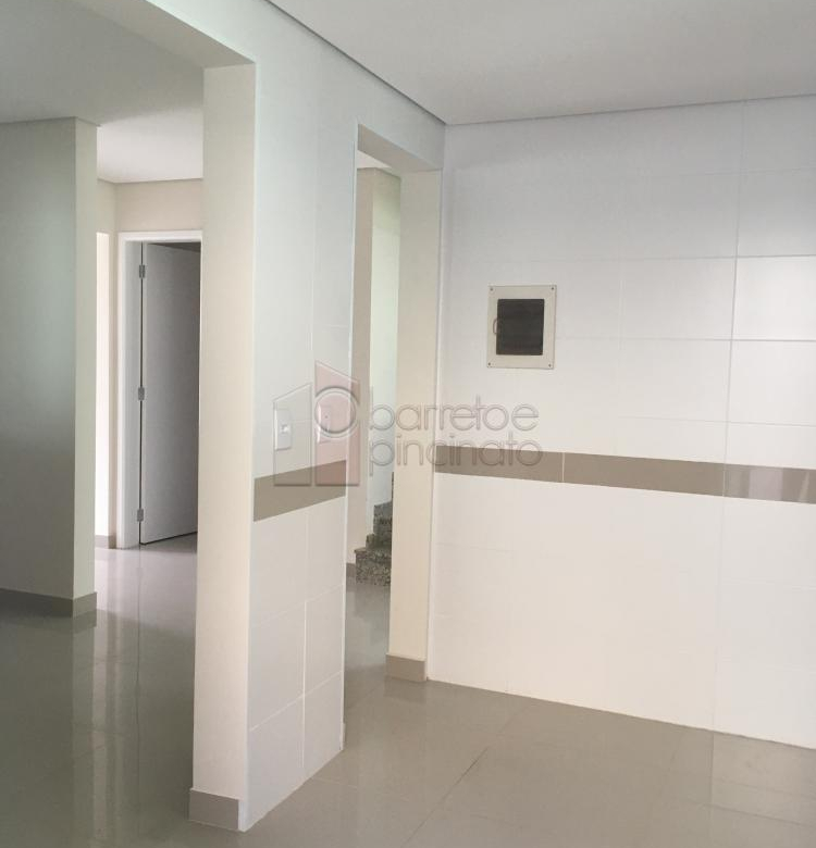 CASA À VENDA NO CONDOMÍNIO VILLA VERDE EM JUNDIAÍ – SP.