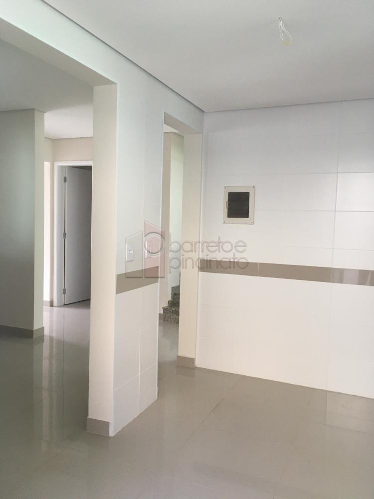 CASA À VENDA NO CONDOMÍNIO VILLA VERDE EM JUNDIAÍ – SP.