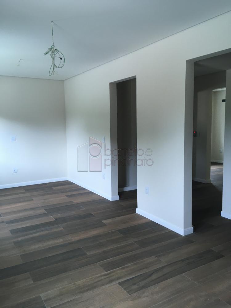 CASA À VENDA NO CONDOMÍNIO VILLA VERDE EM JUNDIAÍ – SP.