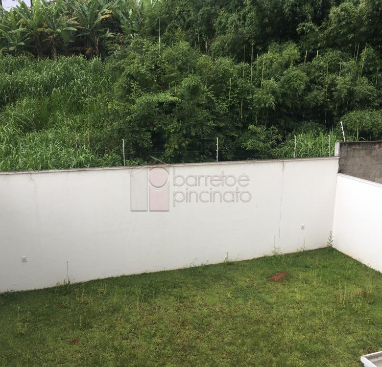 CASA À VENDA NO CONDOMÍNIO VILLA VERDE EM JUNDIAÍ – SP.