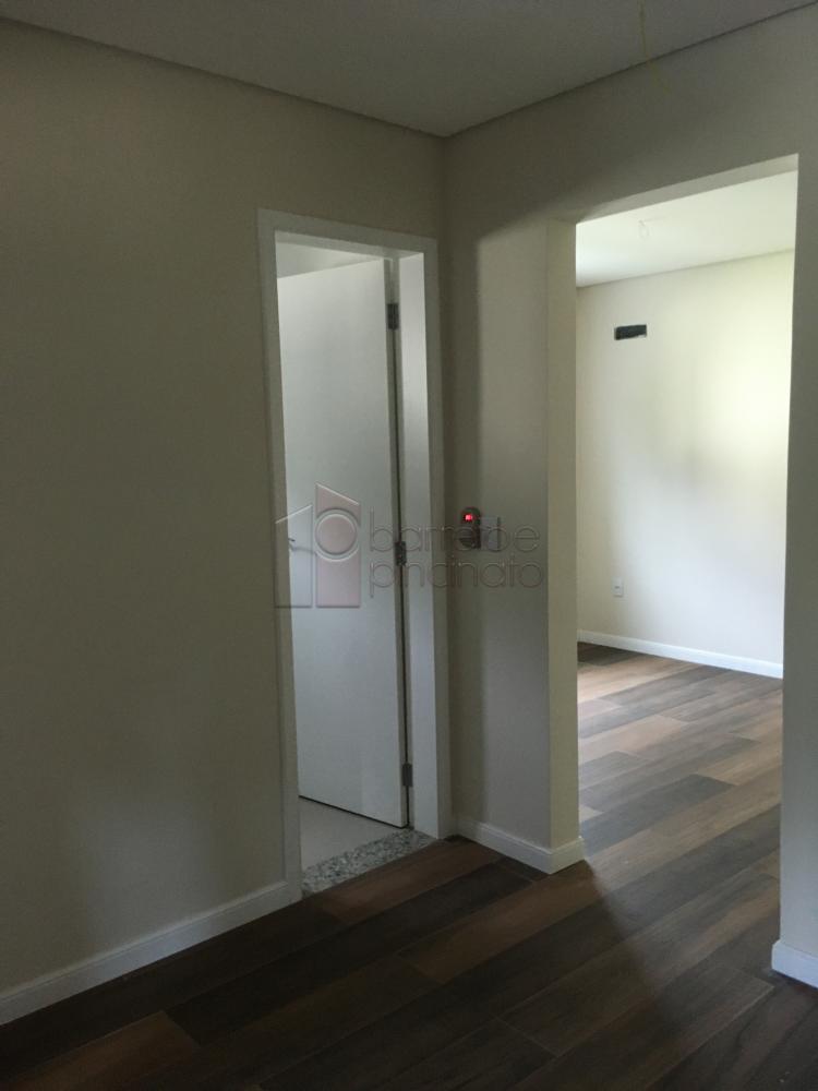 CASA À VENDA NO CONDOMÍNIO VILLA VERDE EM JUNDIAÍ – SP.