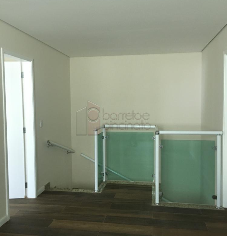 CASA À VENDA NO CONDOMÍNIO VILLA VERDE EM JUNDIAÍ – SP.
