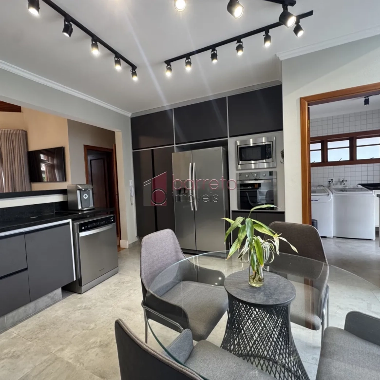 CASA TÉRREA À VENDA – 05 QUARTOS – MALOTA – JUNDIAÍ/SP