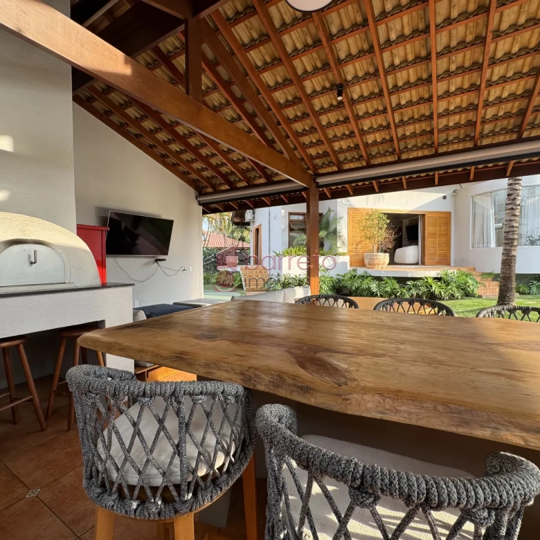 CASA TÉRREA À VENDA – 05 QUARTOS – MALOTA – JUNDIAÍ/SP