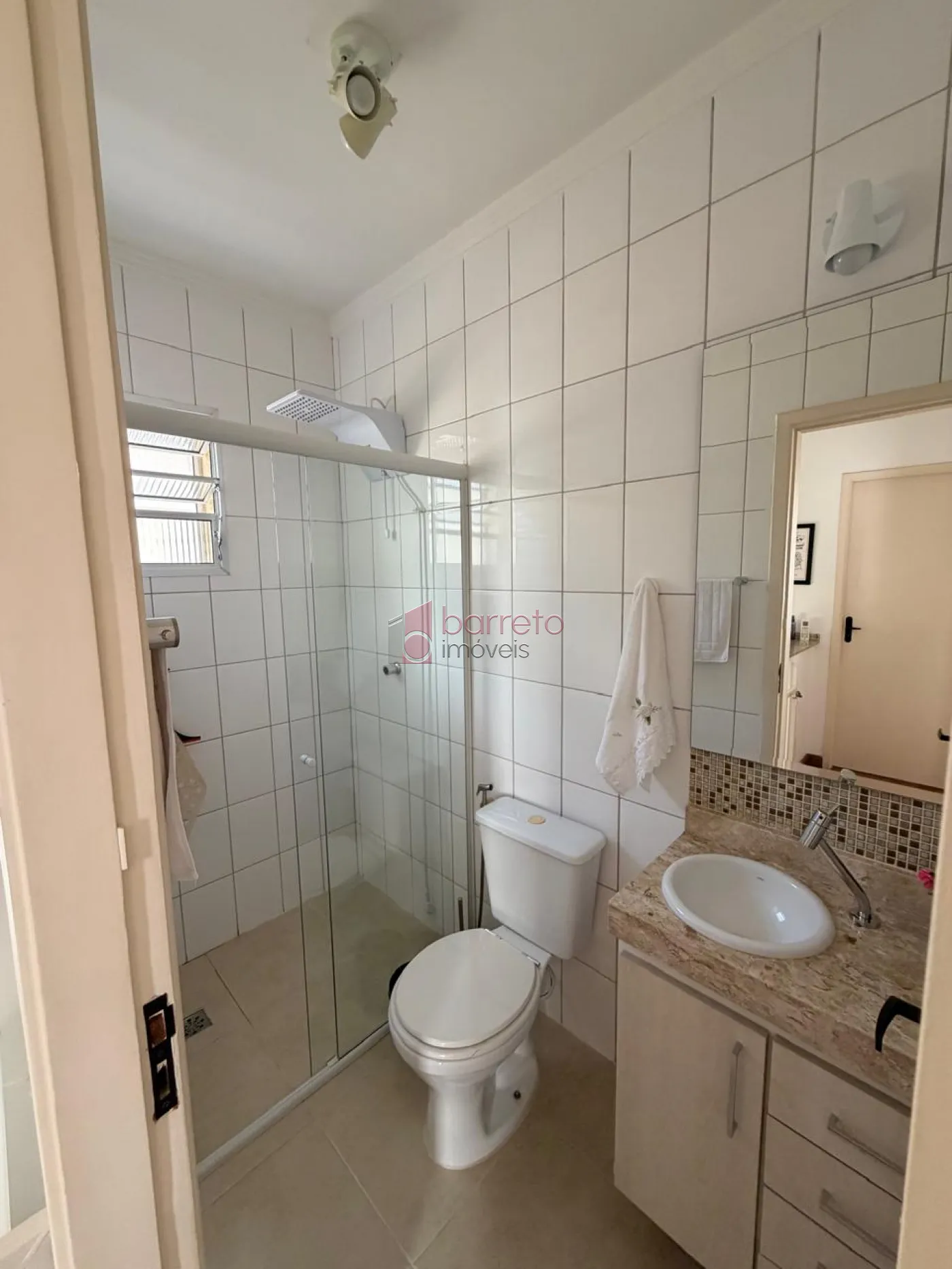 CASA SOBRADO PORTEIRA FECHADA COM 03 QUARTOS À VENDA NO CONDOMÍNIO CANTO DA NATUREZA – JUNDIAÍ/SP